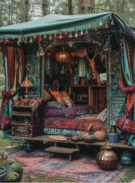 Romani Living Room, Romani Caravan Interior, Witch Caravan, Romani Decor, Hippie House Aesthetic, Boho Tent, Caravan Decor, Caravan Interior, Bohemian House