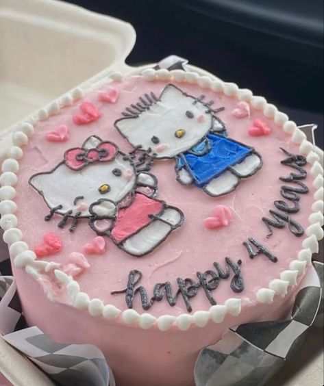 Pinkcore Aesthetic, Kitty Birthday Cake, Hello Kitty Birthday Cake, Kawaii Kuromi, Kawaii Cooking, Pretty Dessert, Cute Baking, Hello Kitty Cake, Hello Kitty Birthday