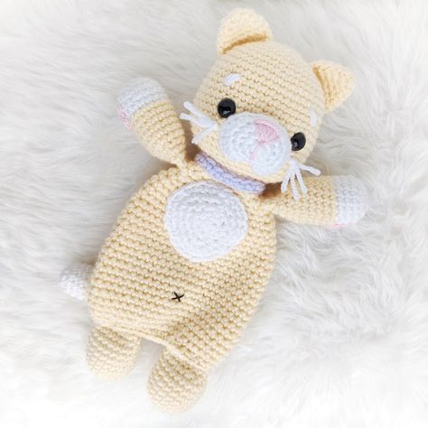 Crochet Lovey Pattern, Knitting Yarn Diy, Lovey Doll, Crochet Security Blanket, Crochet Chain Stitch, Heirloom Toys, Lovey Pattern, Crochet Lovey, Sweet Kitty