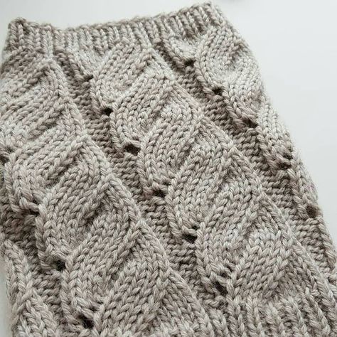 Mock Cable Swirl Knitting Stitch - Knitting Kingdom Cable Stitch Knit, Knitted Cushion Covers, Cable Knitting Patterns, Knitted Cushions, Cable Knitting, Cable Stitch, Scarf Crochet Pattern, Knit Stitch Patterns, Summer Knitting