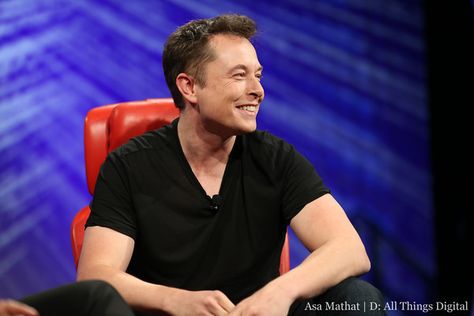 He laughs bashfully when sharing the concept of Hyperloop at D11 #elonmusk Elongated Muskrat, Elan Musk, Elon Mask, Boring Company, Elon Reeve Musk, Best Friend Soul Mate, Zero Point Energy, Big Cars, Elon Musk Tesla