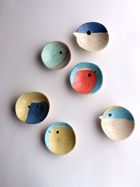 Diy Keramik, Pottery Painting Designs, Tanah Liat, Keramik Design, Diy Pottery, Pottery Classes, Ceramics Pottery Art, Ceramic Birds, Ceramics Ideas Pottery