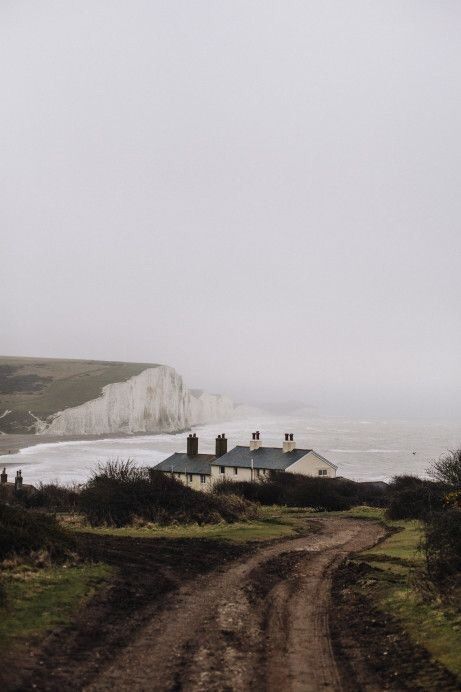 English Cottage By The Sea, Broadchurch Aesthetic, Alien Observer, White Cliffs, Dirt Road, Pretty Places, Santorini, Beautiful World, A House