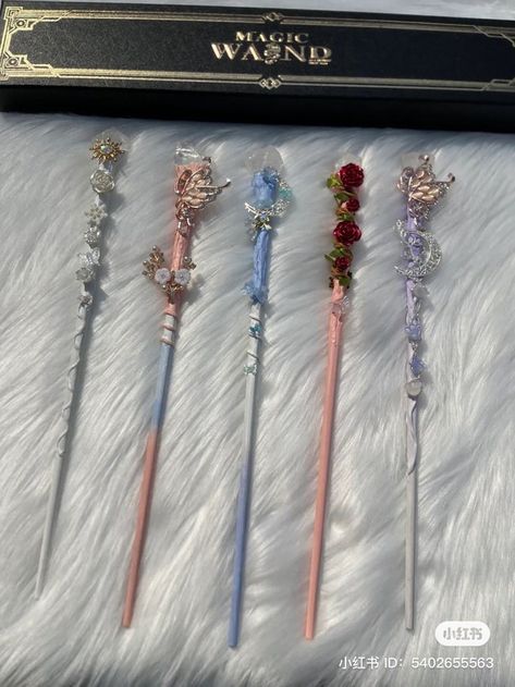 Pretty Wand, Fantasy Jewelry Magic, Creepy Cute Fashion, Witch Wand, Pretty Knives, Magical Jewelry, Girly Accessories, Crystal Wand, Fancy Jewellery