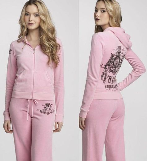 Juicy Couture Juicy Couture Aesthetic, Early 2000 Fashion, Juicy Couture Clothes, Juicy Tracksuit, Pink Tracksuit, Mcbling Fashion, Juicy Couture Tracksuit, Juicy Couture Accessories, 2000 Fashion