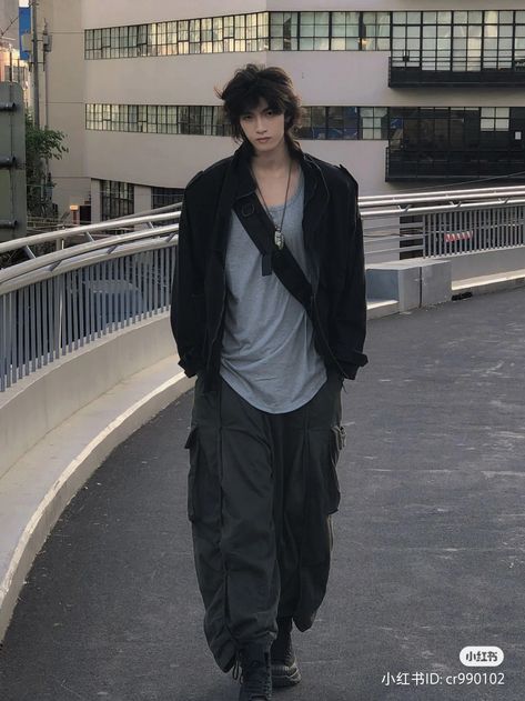 Korean Male Outfits, Muscular Fashion, Male Outfit Ideas, Edgy Outfits Men, Edgy Boy, Latest Fashion Trends For Men, Outfit Ideas Trendy, Unique Outfit Ideas, Korean Street Fashion Men