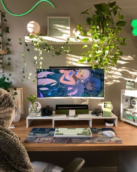 Transforming my desk into a green sanctuary for the ultimate gaming and productivity boost! Swipe to see all the details. 🌱✨ #DeskInspo #GamingSetup #cozyvibes #GamingSetup #DeskGoals #AestheticDesk #PlantDecor #HomeOffice #TechSetups #WorkspaceGoals #InteriorDesign #GreenSpace #Inspo #DailyDesk #IGGaming #OfficeInspo #DeskTour #PlantLover #Instagamer #TechInspo Cute Green Desk Setup, Cottage Core Gamer Setup, Bedroom With Pc Setup, Plant Theme Room, Green Imac Desk Setup, Green And White Gaming Setup, Cute Pc Case, Pc Setup Green, Earthy Gaming Setup