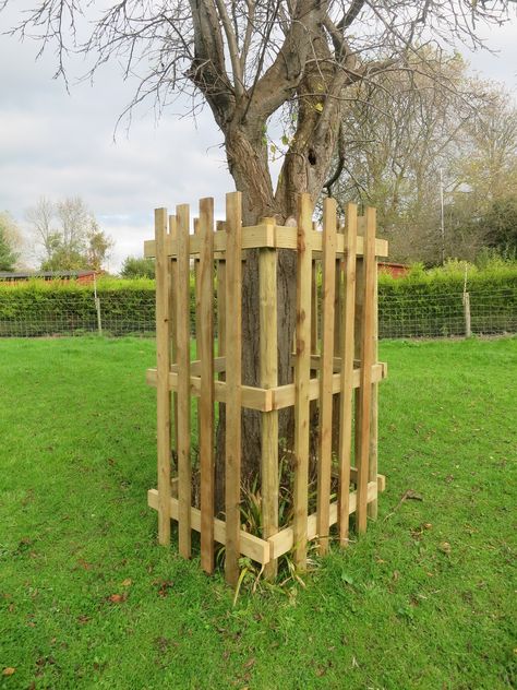 Tree Guard Ideas, Tree Support Ideas, Tree Protection Ideas, Tree Protection From Deer, Fence Around Tree, Christmas Tree Guard, Tree Guards, Sheep Barn, Tree Protection