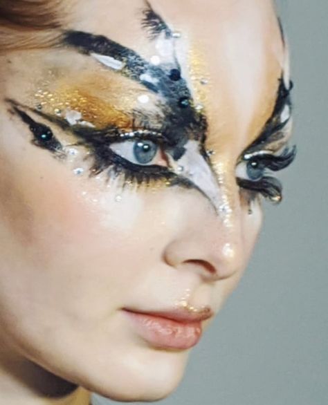 Dazed Beauty, Bird Makeup, Eagle Face, Animal Makeup, Eagle Eyes, Makeup Class, Fairy Makeup, Eagle Eye, Fairy Costume