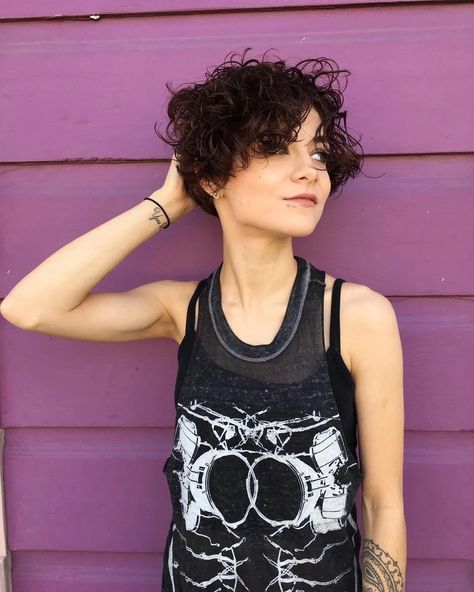 Short Curly Hairstyles For Women, Short Curly Pixie, Curly Pixie Haircuts, Curly Pixie Cuts, Fall Hair Cuts, Cute Curly Hairstyles, Curly Pixie, Short Curly Haircuts, Curly Hair Women