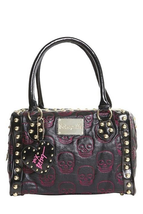 Love this studded-out skull purse by Betsey Johnson <3 Skull Purse, Skull Bags, Skull Clothing, Skull Fashion, Cute Purses, Betsy Johnson, Cute Bags, Coach Purses, Coach Handbags