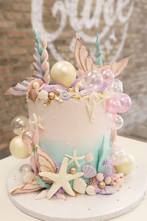 Underwater Birthday, Party Cake Table, Mermaid Theme Birthday Party, Mermaid Birthday Cakes, Sea Cakes, Mermaid Theme Party, Mermaid Theme Birthday, Girl Birthday Themes, Mermaid Cakes