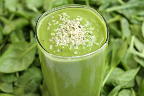 The Ultimate Anti-Hangover Green Smoothie Hangover Smoothie, Juicing Recipes For Beginners, Anti Hangover, Natural Headache, Yummy Green Smoothie, Natural Headache Remedies, Smoothie Detox, Cold Remedies, Green Smoothie Recipes