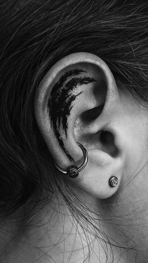 Helix Ear Tattoo, Abstract Ear Tattoo, Ear Tattoo Design, Tattoo Ear, Piercing Inspiration, Japanese Tattoo Symbols, Tattoo Symbols, Ear Tattoos, Piercing Inspo