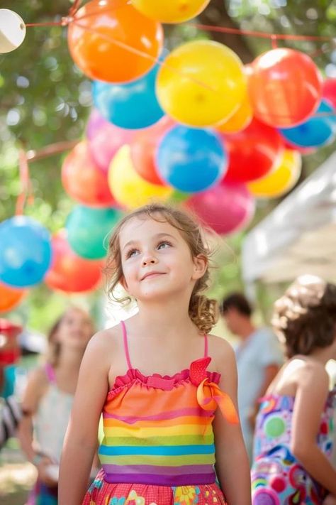 Creative Birthday Party at Park Ideas for Fun Outdoors Party In The Park Decorations, Public Park Birthday Party Ideas, Party At Park Ideas, Park Birthday Party Ideas, Party At Park, Giant Yard Games, Park Birthday Party, Unique Birthday Party, Birthday Party At Park