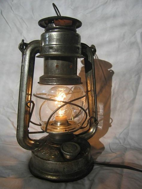 Kerosene Lantern, Old Lanterns, Antique Lanterns, Shabby Chic Lamps, Electric Lamp, Old Lamps, Steampunk Lamp, House Decor Rustic, Vintage Lanterns