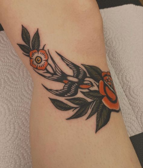 Traditional Style Swallow Tattoo, Trad Sparrow Tattoo, Romantic Traditional Tattoo, American Trad Tattoo Flash, American Traditional Birds, Traditional Leaves Tattoo, Traditional Swallow Tattoo Design, American Traditional Bird Tattoo, Traditional Bird Tattoo