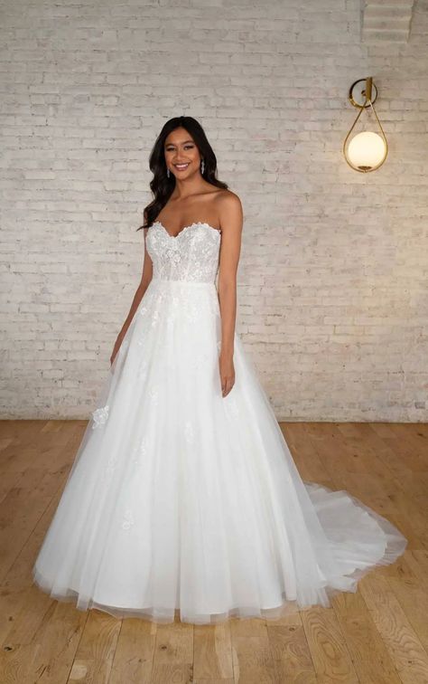 Bridal Shops, Wedding Dress Shop, Bridal Elegance, Stella York, A Line Wedding Dress, Groom Outfit, Designer Wedding, Wedding Dress Shopping, A-line Wedding Dress