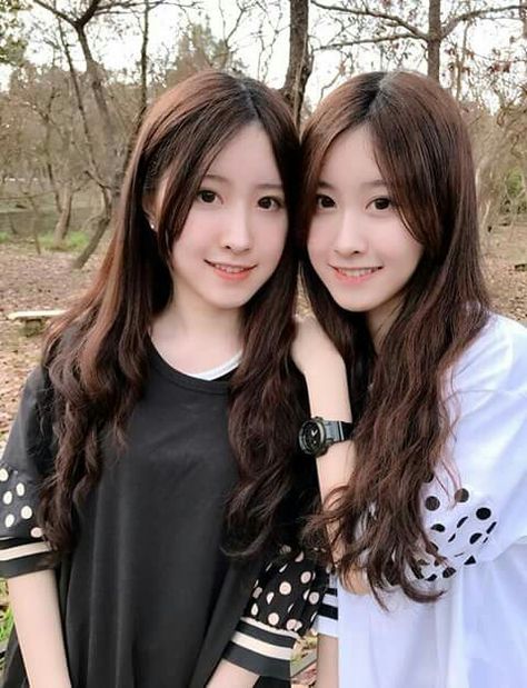 #Sandy_Mandy Sandy Mandy, Really Cute Outfits, Twins, Vietnam, Cute Outfits, Celebrities, Beauty, Quick Saves