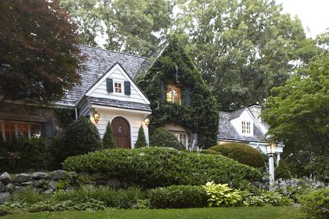 Cottage Style Homes Exterior, Royal Barry Wills, Country House Exterior, Patrick Ahearn Architect, Patrick Ahearn, English Estate, Storybook Homes, Southern Living Homes, Cabin House Plans