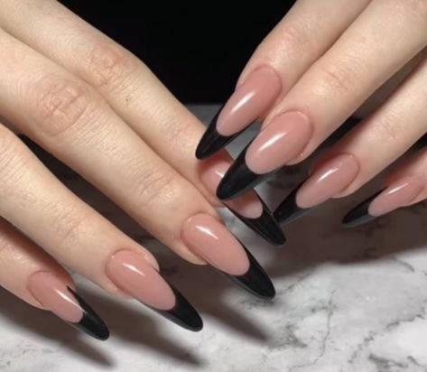 Long French Nails, Black French Tip, Casual Nails, Simple Acrylic Nails, Long Acrylic Nails Coffin, Pretty Gel Nails, Almond Acrylic Nails, Black French, Neutral Nails