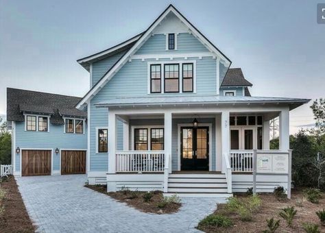 England House Exterior, New England House Exterior, Beach House Front Porch, House Paint Design, England Cottage, New England Style Homes, Cottage House Exterior, New England House, New England Cottage