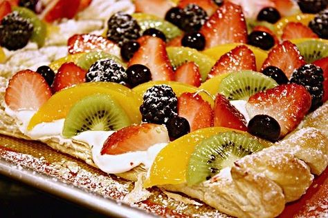 One of my fondest memories growing up was going to Hans and Harry's Bakery and picking up a fresh fruit strudel. The ride home was sheer ... Fresh Fruit Tart, Strudel Recipes, Fresh Fruit Cake, Fresh Fruit Salad, Fruit Toppings, Vegan Alternatives, Fruit Tart, Vegan Dessert Recipes, Filling Recipes