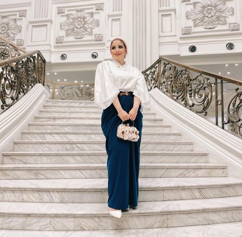 Blouse Soiree Outfit Hijab, Skirts Soiree, Soiree Outfits For Hijab, Blouse Soiree Outfit, Soiree Outfits, Comfy Trendy Outfits, Dress Soiree, Soiree Outfit, Hijab Dress Party