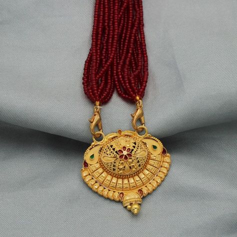 Janmashtami Wishes, 22k Gold Bangles, Neck Pieces Jewelry, Durga Images, Gold Mangalsutra Designs, Handmade Gold Jewellery, Gold Mangalsutra, Train Photography, Mangalsutra Designs