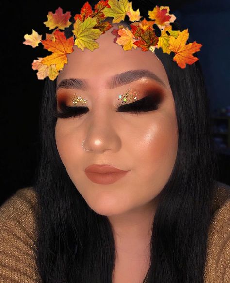 Fall Eyeshadow Looks 2023, Makeup Ideas For Thanksgiving, Thanks Giving Makeup Looks, Thanksgiving Makeup Ideas Simple, November Makeup Looks, Autumn Makeup Art, Fall Eye Makeup Looks, 2023 Eyeshadow, Turkey Makeup