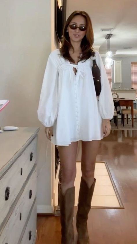 Deb Peifer Style, Brooke Schofield Outfits, Traje Cowgirl, Look Adidas, Estilo Indie, Skandinavian Fashion, Downtown Outfits, Nashville Outfits, Rodeo Outfits