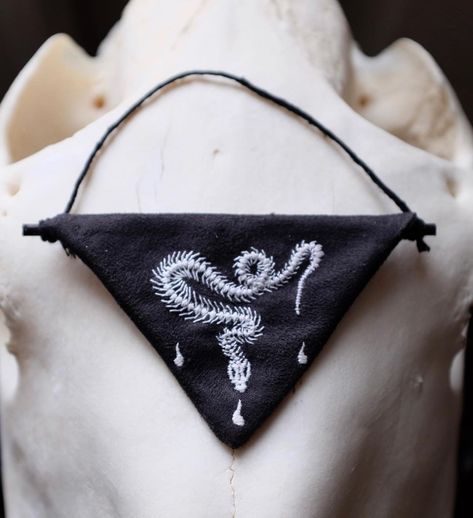 Lee on Instagram: “another custom wall hanging! embroidering snake skeletons is better than meditating, so many repetitive stitches. thank you @paulaowl for…” Snake Skeleton Embroidery, Skeleton Embroidery, Embroidered Snake, Snake Skeleton, Custom Wall, Skeleton, Meditation, Wall Hanging, Thank You