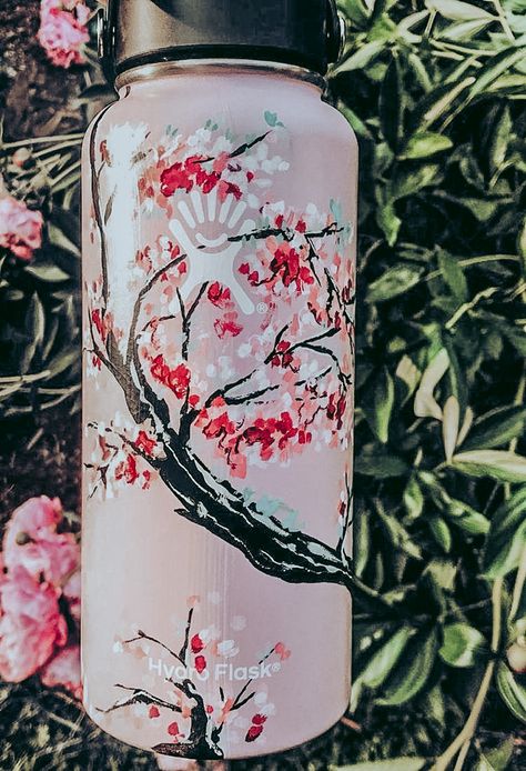 Hydro Painting, Flask Art, Custom Hydro Flask, Hydroflask Water Bottle, Water Bottle Art, Hydro Flask Bottle, Water Bottle Crafts, Nature Elements, Cute Water Bottles