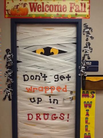 Halloween Door Decoration Ideas, Red Ribbon Week Door, Halloween Door Decoration, Door Decoration Ideas, Red Ribbon Week, Diy Hanging Shelves, School Doors, Closet Organization Diy, Diy Wall Shelves