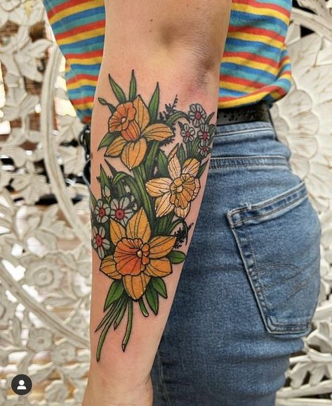 Traditional Tattoo Stickers, Tattoo Fixes, Butterfly With Flowers Tattoo, Colour Tattoo For Women, Daffodil Tattoo, Traditional Tattoo Flowers, Bright Tattoos, M Tattoos, Bouquet Tattoo