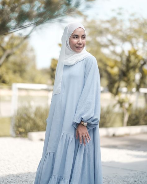 Joud in Sky Blue is a MUST have for your wardrobe! On days when you want to wear something sweet, consider this pastel flare abaya as an option.☺️❤️ Simple Abaya, Bridal Dresses Pakistan, Something Sweet, Pastel Colors, Sky Blue, Bridal Dresses, Blue Sky, Pakistan, Must Haves