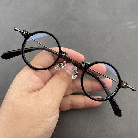 Round Glasses Men, Small Round Glasses, Mens Eye Glasses, Glasses Frames Trendy, Classic Glasses, Retro Eyeglasses, Glasses Prescription, Wooden Glasses, Vintage Eyeglasses Frames