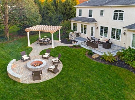 Crucial Details When Designing and Building a Fire Pit Building A Fire Pit, Patio Extension Ideas, Building A Fire, Living Space Design, Outside Fire Pits, Outdoor Living Space Design, Outdoor Fire Pit Designs, Fire Pit Landscaping, Patio Pergola