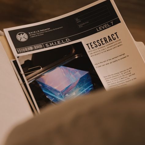 Shield Marvel Aesthetic, Tesseract Aesthetic, Antman Aesthetic, Marvel Visualization, Aesthetic Superhero, Notes Theme, 2012 Aesthetic, Avengers Dr, Mcu Shifting