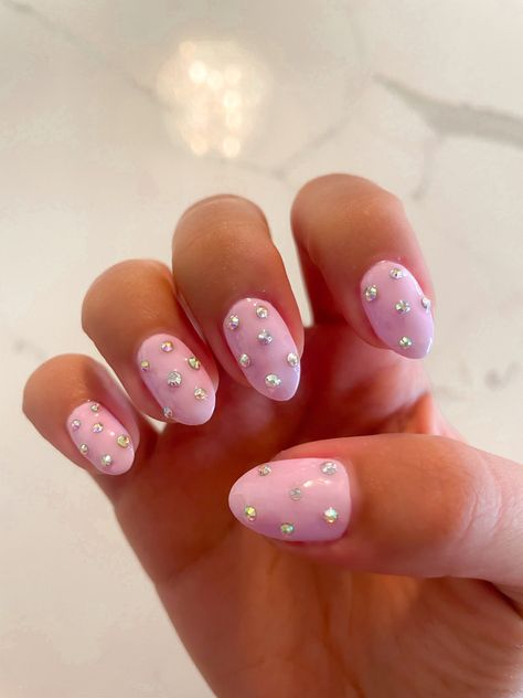 Simple Pink Nails With Rhinestones, Pastel Pink Nails With Rhinestones, Short Pink Nails With Rhinestones, Rhinestone Accent Nail Simple, Pink Gem Nails Rhinestones, Pink Nails With Gems, Pink Rhinestone Nails, Pink Nails With Rhinestones, Pink Righnstone Nails