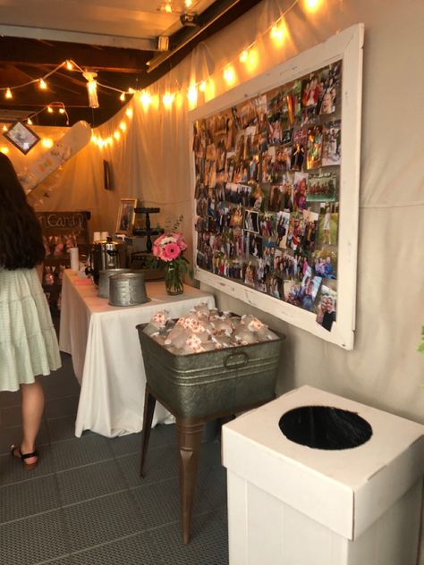 Picture Background Grad Party, Grad Party Photo Wall, Graduation Party Photo Display Ideas, Grad Party Picture Display Ideas, Grad Party Picture Display, Grad Party Photo Display, Grad Party Themes, Graduation Photo Boards, Graduation Photo Displays