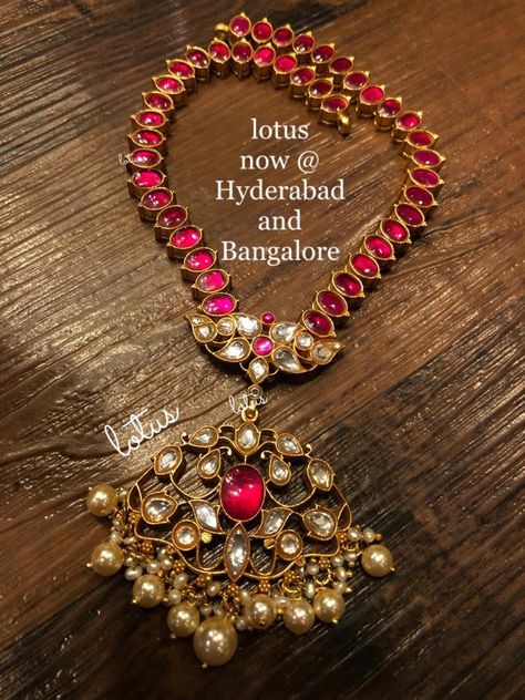 Gold Plated Kemp Necklace ~ South India Jewels Kempu Necklace Indian, Kemp Necklace Gold, Kempula Haram Designs, Kempu Necklace, Kemp Jewellery, Kemp Necklace, Coral Jewelry Vintage, Ruby Necklace Designs, Emerald Set