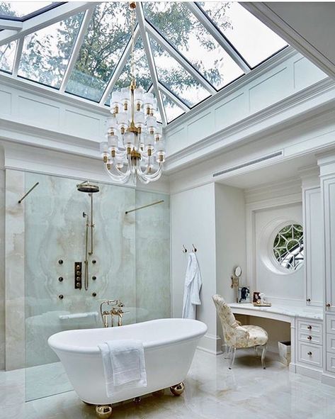 that ceiling! Design Interior Baie, Luxury Bathroom Vanities, Latest Bathroom Designs, Luxury Bathroom Interior, Luxury Bathroom Master Baths, Latest Bathroom, Bathroom Design Trends, Bathroom Decor Luxury, House Aesthetic