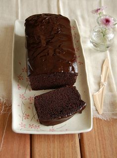 the best, moist, dense cocoa loaf cake (oil based) with a smooth double chocolate glaze Chocolate Victoria Sponge Cake, Chocolate Loaf, Chocolate Loaf Cake, Chocolate Cake Recipe Moist, Chocolate Pound Cake, Devils Food, Chocolate Glaze, Loaf Cake, Food Cake