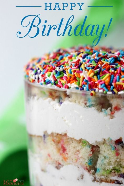 This Funfetti Trifle has the BEST filling ever. It's frosting you can eat with a spoon! Funfetti Trifle, December Birthday Ideas, Easy Birthday Desserts, December Birthday Parties, Cake Trifle, Cake Treats, Fluff Salad, Creamy Pudding, Trifle Desserts