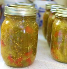 Green Tomato Relish  sounds like a great idea for all those green tomatoes I'm left with at the end of the growing season! Green Tomato Relish, Green Tomato Recipes, Canning Pickles, Canning Vegetables, Tomato Relish, Tomato Season, Relish Recipes, Pickled Veggies, Home Canning