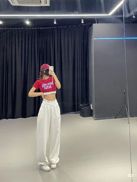 K Pop Practice Outfits, Korean Outfits Dance Practice, Kpop Audition Outfit, Dance Outfits Kpop Practice, K Pop Dance Practice Outfits, Kpop Dance Practice Outfits Ideas, Idol Dance Practice Outfits, Kpop Practice Outfit, Dance Outfits Hip Hop