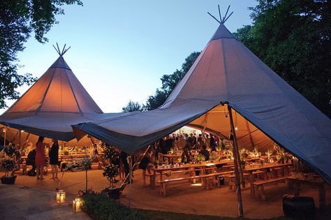 TeePee Wedding Tent. Can you imagine if I send this to Mom and Dad! Heeee heeee heee Stage Reference, Wedding Teepee, Teepee Wedding, Mummy Birthday, Nordic Wedding, Festival Themed Wedding, Wild Wedding, Circus Wedding, Offbeat Wedding