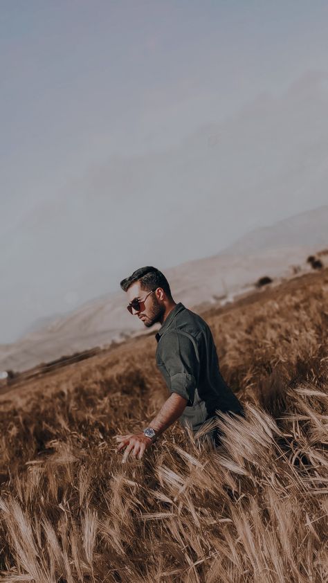 Grass brown nice aesthetic Photography Men, Men Photography, Poses For Men, Mountain Backpack, Bradley Mountain, Flowers Photography, Couple Photos, Flowers, Photography