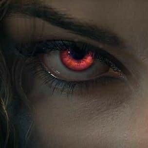 Vampire Eyes, Modern Vampires, Vampire Aesthetic, Vampire Stories, Interview With The Vampire, Magic Aesthetic, Aesthetic Eyes, Witch Aesthetic, Images Esthétiques